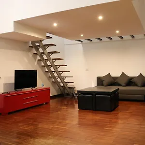 Appartamento Cozy & Large Loft Famagosta, Milano