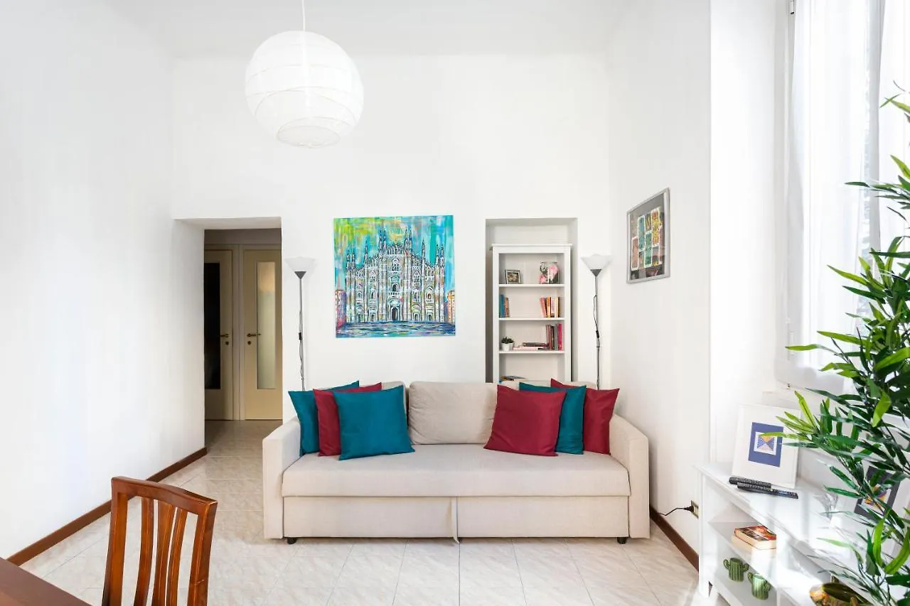 Daire Your HOME in Milan-Viale Tibaldi